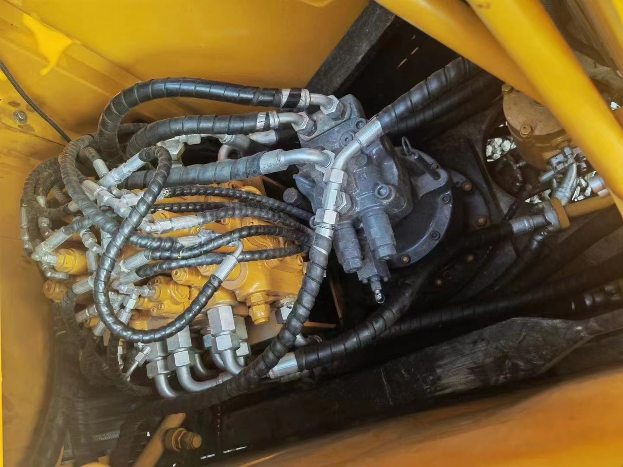 Ερπυστριοφόρος εκσκαφέας High quality 13 ton used excavator SANY SY135C hydraulic crawler excavator construction machinery in ready stock: φωτογραφία 8
