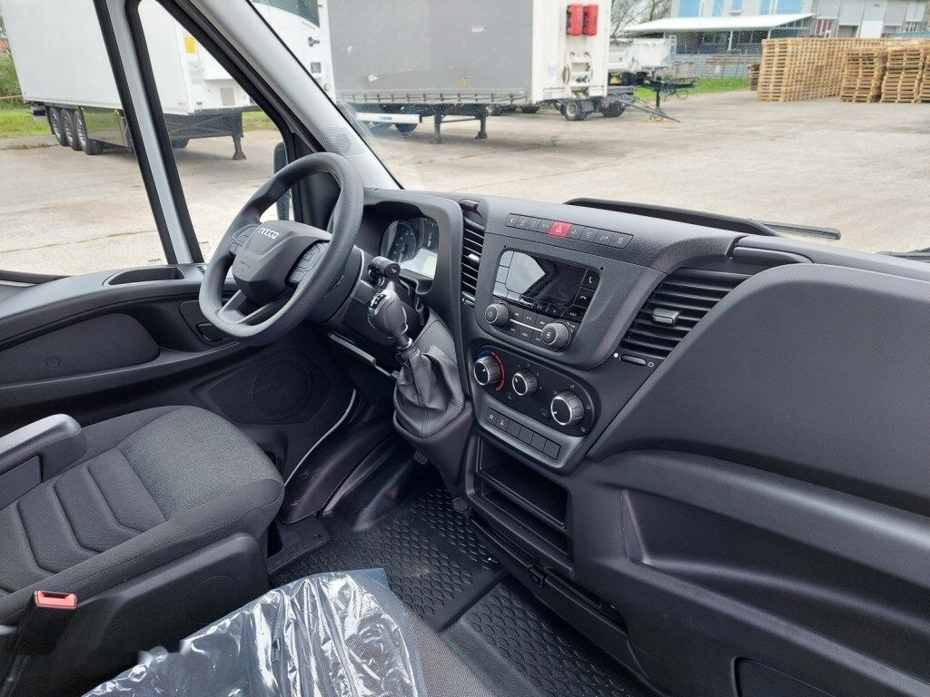 Leasing IVECO Daily 35S16V 4x2 IVECO Daily 35S16V 4x2: φωτογραφία 24