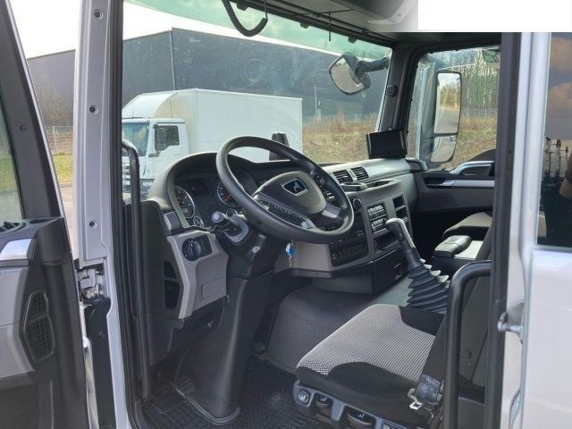 Φορτηγό με ανοιχτή καρότσα, Φορτηγό με γερανό MAN TGS 26.420 Flatbed + crane 6x2: φωτογραφία 17