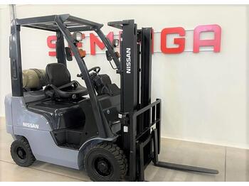 Nissan 9759- P1F1A15D  - Υγραεριοκίνητο περονοφόρο