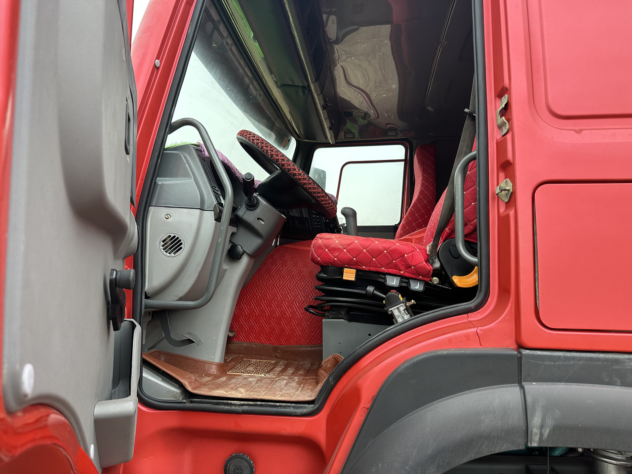 Φορτηγό ανατρεπόμενο SINOTRUK HOWO 420 Dump Truck 8x4: φωτογραφία 7