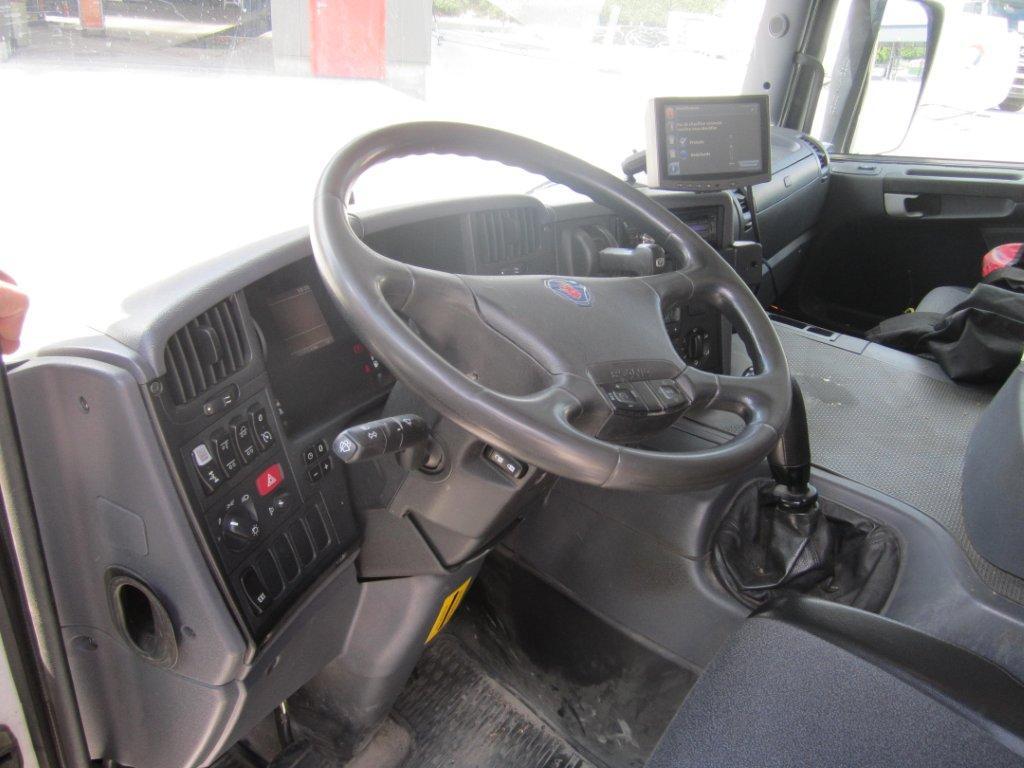 Φορτηγό βυτιοφόρο Scania P320: φωτογραφία 6
