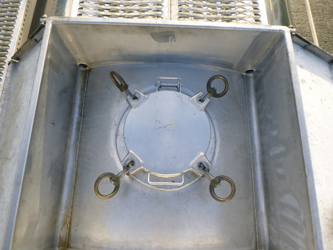 Επικαθήμενο βυτίο για τη μεταφορά χημικών ουσιών Van Hool Chemical tank inox 30 m3 / 1 comp ADR 12/03/2024: φωτογραφία 18