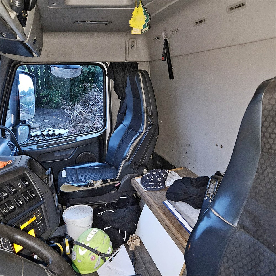 Φορτηγό με ανοιχτή καρότσα, Φορτηγό με γερανό Volvo FH12 460: φωτογραφία 18