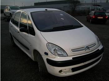 citroen MPV, fabr.CITROEN, type PICASSO, 2.0 HDI, eerste inschrijving 01-01-2006, km-stand 114.700, chassisnr VF7CHRHYB39999467, AIRCO, alle documenten aanwezig - Αυτοκίνητο