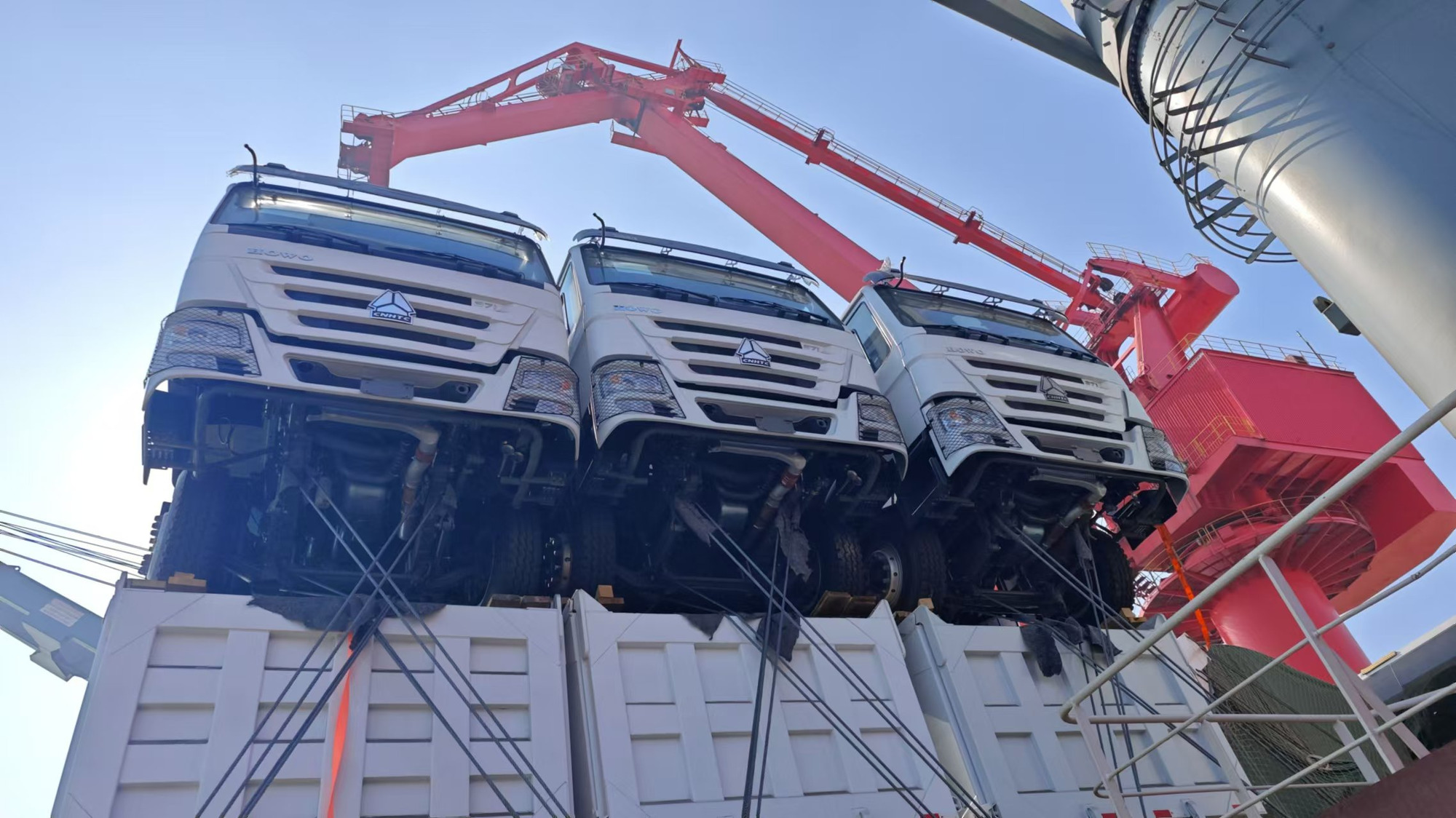 Toaks International Trading Company - Φορτηγά SINOTRUK HOWO - νέο undefined: φωτογραφία 18