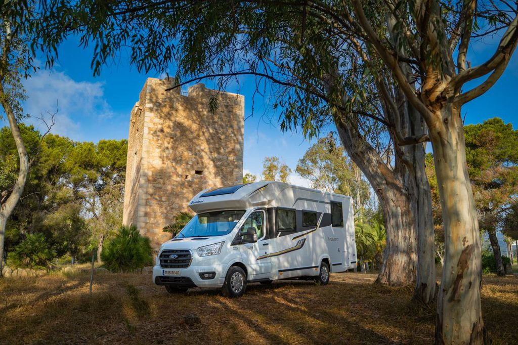 2 AP SPÓŁKA Z OGRANICZONĄ ODPOWIEDZIALNOŚCIĄ - Τροχόσπιτα - Έτος: 2025, Ευρώ 6, κιβώτιο ταχυτήτων: χειροκίνητο, κλιματισμός undefined: φωτογραφία 1