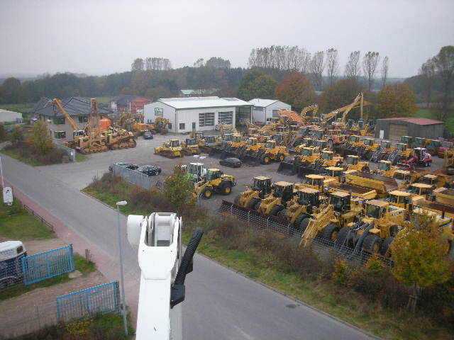 BAUMA Vermiet- und Handels GmbH - Κατασκευή μηχανήματα CATERPILLAR D6 undefined: φωτογραφία 1