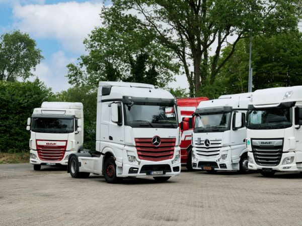 Hesselink Trucks B.V. - Οχήματα προς πώληση undefined: φωτογραφία 2