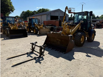 Ελαστιχοφόρος φορτωτής CATERPILLAR 908H