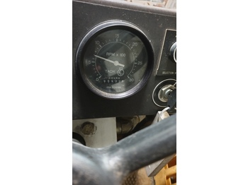 Ελκυστήρας αεροσκαφών SOVAM K100: φωτογραφία 3