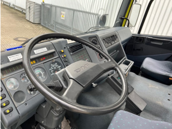 Interior photo 1: Φορτηγό φόρτωσης γάντζου DAF 65.210 4x4 65.210 4x4