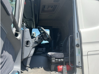 Interior photo 1: Φορτηγό κόφα Scania G420 6x2, ERSATZTEILSPENDER! G420 6x2, Liftachse, Hiab LBW, Motor defekt!