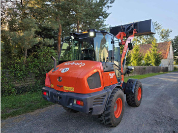 Ελαστιχοφόρος φορτωτής KUBOTA R065