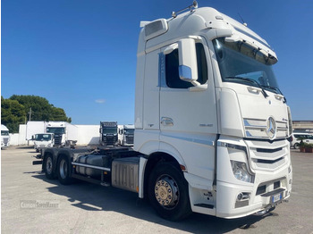 Φορτηγό σασί MERCEDES-BENZ Actros 2545