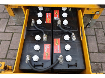 Ψαλιδωτό ανυψωτικό Haulotte Compact 8 Electric, 8.2m Working Height, 350kg Cap: φωτογραφία 4