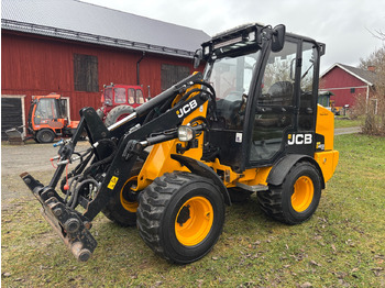 Ελαστιχοφόρος φορτωτής JCB 403