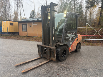 Ανυψωτικό μηχάνημα TOYOTA