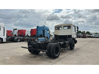 Φορτηγό σασί MAN 18.232 (MANUAL PUMP / 6 CYLINDER / POMPE MANUELLE / LAMES / STEEL SUSPENSION): φωτογραφία 5