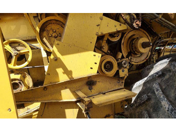 Θεριζοαλωνιστική μηχανή New Holland TX36: φωτογραφία 5