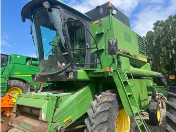 Θεριζοαλωνιστική μηχανή JOHN DEERE