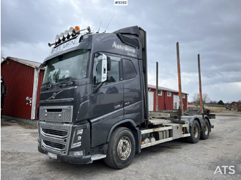Φορτηγό ξυλείας VOLVO FH16