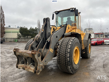 Ελαστιχοφόρος φορτωτής VOLVO L110E