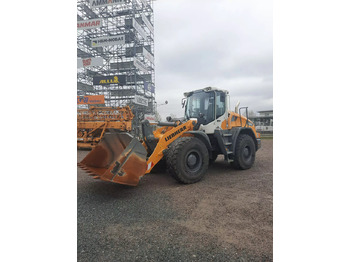 Ελαστιχοφόρος φορτωτής LIEBHERR L 526