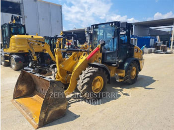 Ελαστιχοφόρος φορτωτής CATERPILLAR 906
