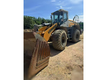 Ελαστιχοφόρος φορτωτής LIEBHERR L 550