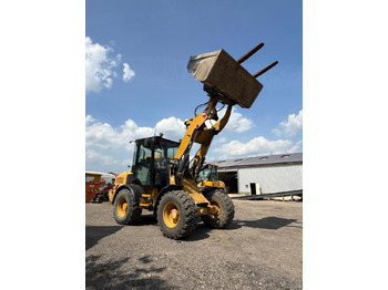 Ελαστιχοφόρος φορτωτής CATERPILLAR 908H