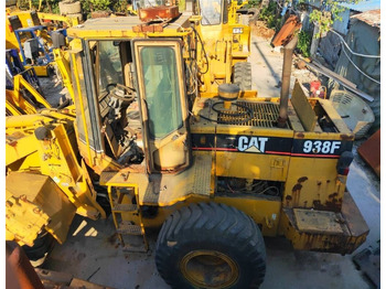 Ελαστιχοφόρος φορτωτής CATERPILLAR 938F