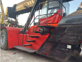 Reachstacker