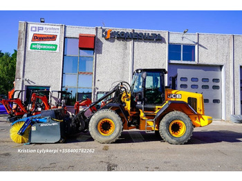 Ελαστιχοφόρος φορτωτής JCB 437