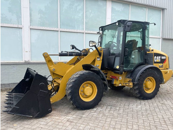 Ελαστιχοφόρος φορτωτής Cat 906 M   2018: φωτογραφία 2
