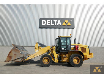 Ελαστιχοφόρος φορτωτής CATERPILLAR 938M