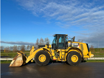 Ελαστιχοφόρος φορτωτής CATERPILLAR 966M