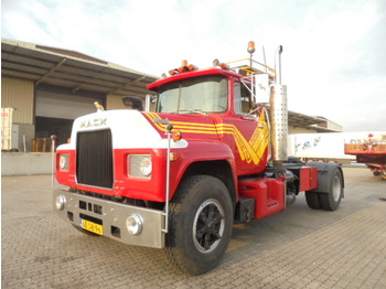 Τράκτορας MACK R 685 T: φωτογραφία 1