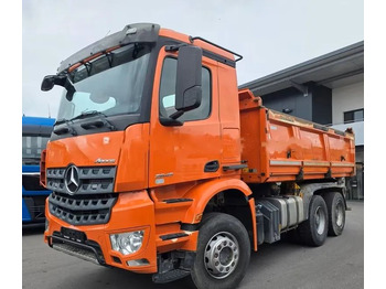 Φορτηγό ανατρεπόμενο MERCEDES-BENZ Arocs 2645