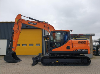 Ερπυστριοφόρος εκσκαφέας DEVELON