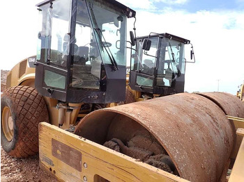 Δονητική πλάκα CATERPILLAR CS64B