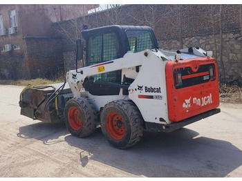 Φορτωτής πλάγιας ολίσθησης BOBCAT S550