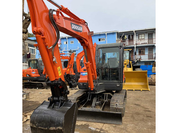 Ερπυστριοφόρος εκσκαφέας DOOSAN DX60