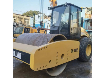 Ασφαλτικός οδοστρωτήρας CATERPILLAR