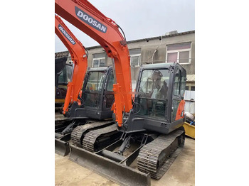Ερπυστριοφόρος εκσκαφέας High Quality and Low price Used Doosan Dx60 Wheeled Excavator In Good Condition 6-ton Mini 6t Excavator for sale: φωτογραφία 5