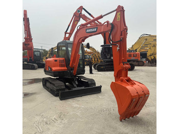 Ερπυστριοφόρος εκσκαφέας DOOSAN DX225