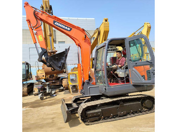 Ερπυστριοφόρος εκσκαφέας DOOSAN DH60-7