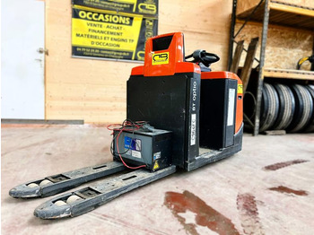 Μηχάνημα στοίβαξης BT