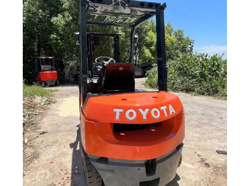 Leasing Toyota FD35 Toyota FD35: φωτογραφία 3