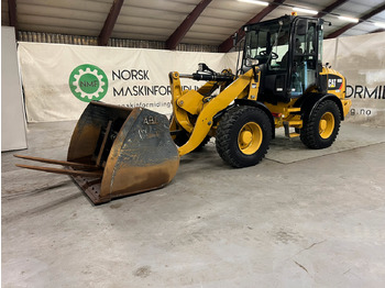 Ελαστιχοφόρος φορτωτής CATERPILLAR 908M